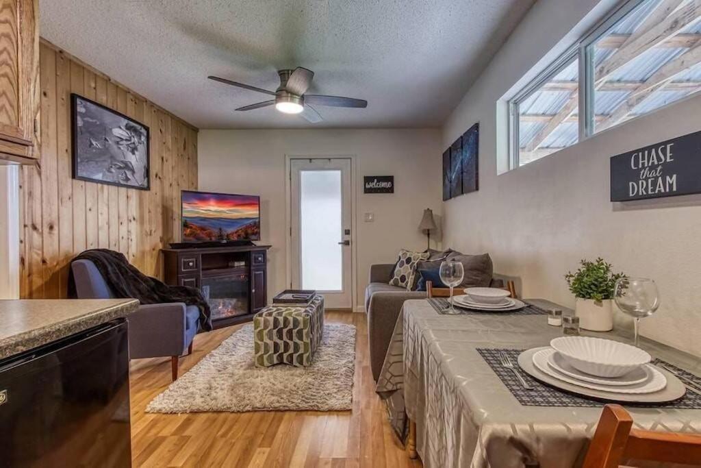 Moonlight Cottage - Your Romantic & Scenic Escape Севьервилл Экстерьер фото